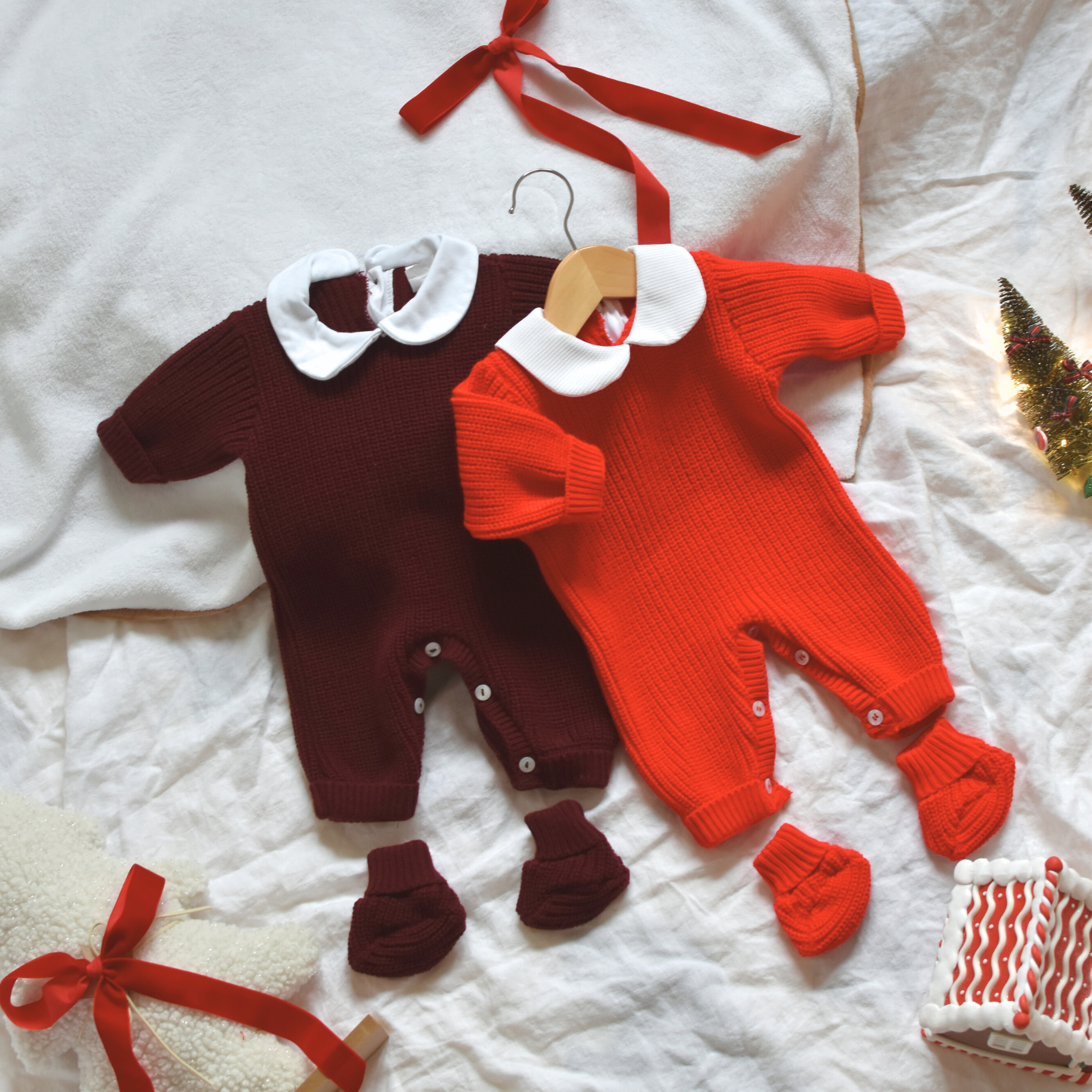 Ensemble bordeaux et rouge – détails col Claudine