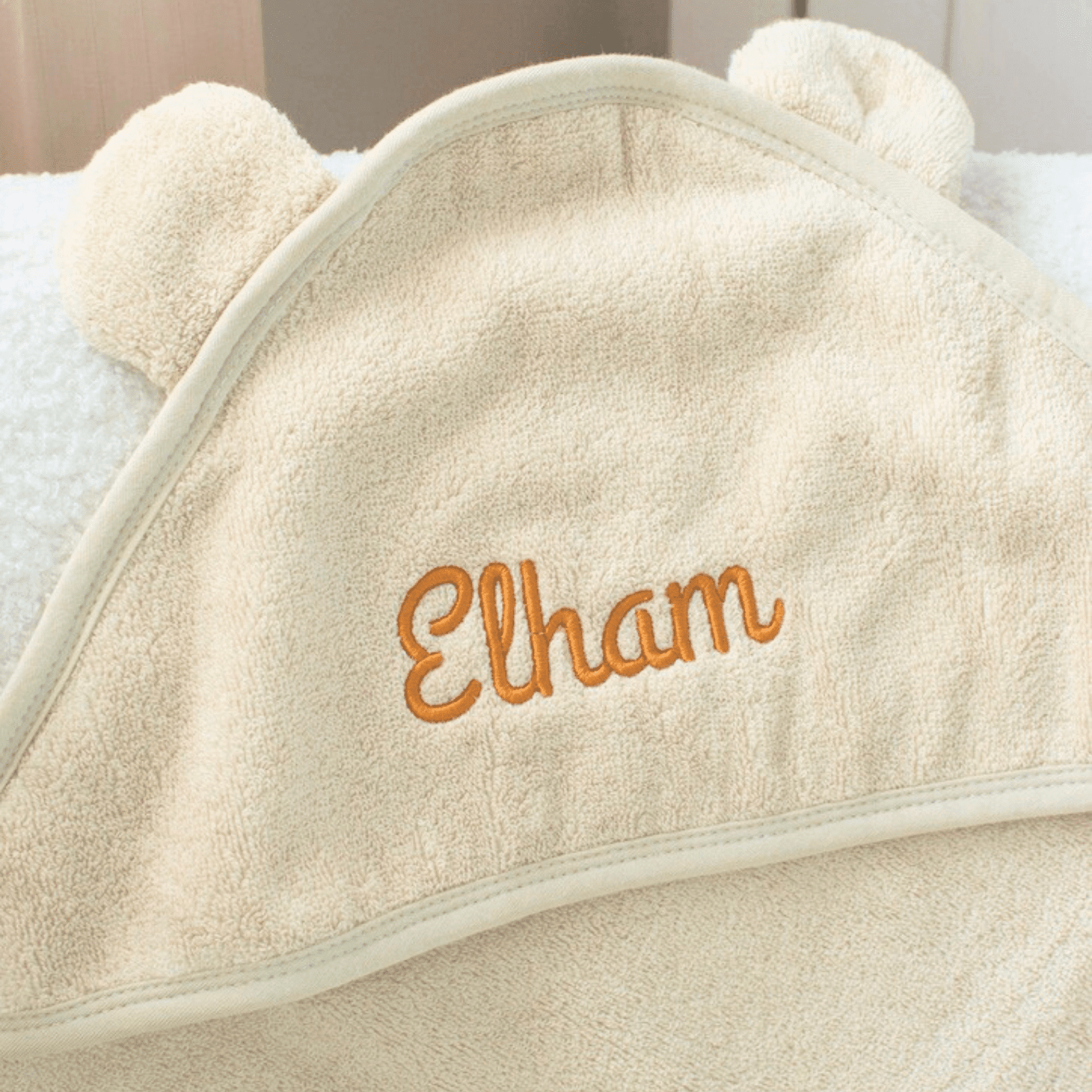 cape de bain personnalisé avec le prénom Ethan