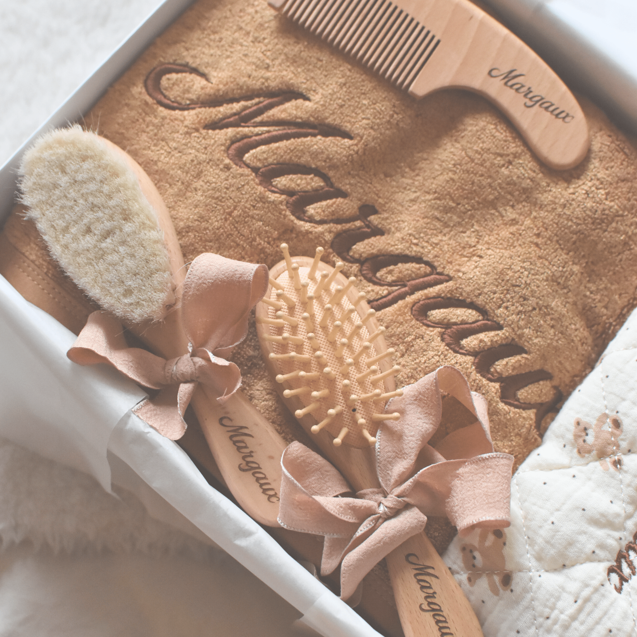 Set de brosses bébé en bois naturel - De la naissance à l'enfance