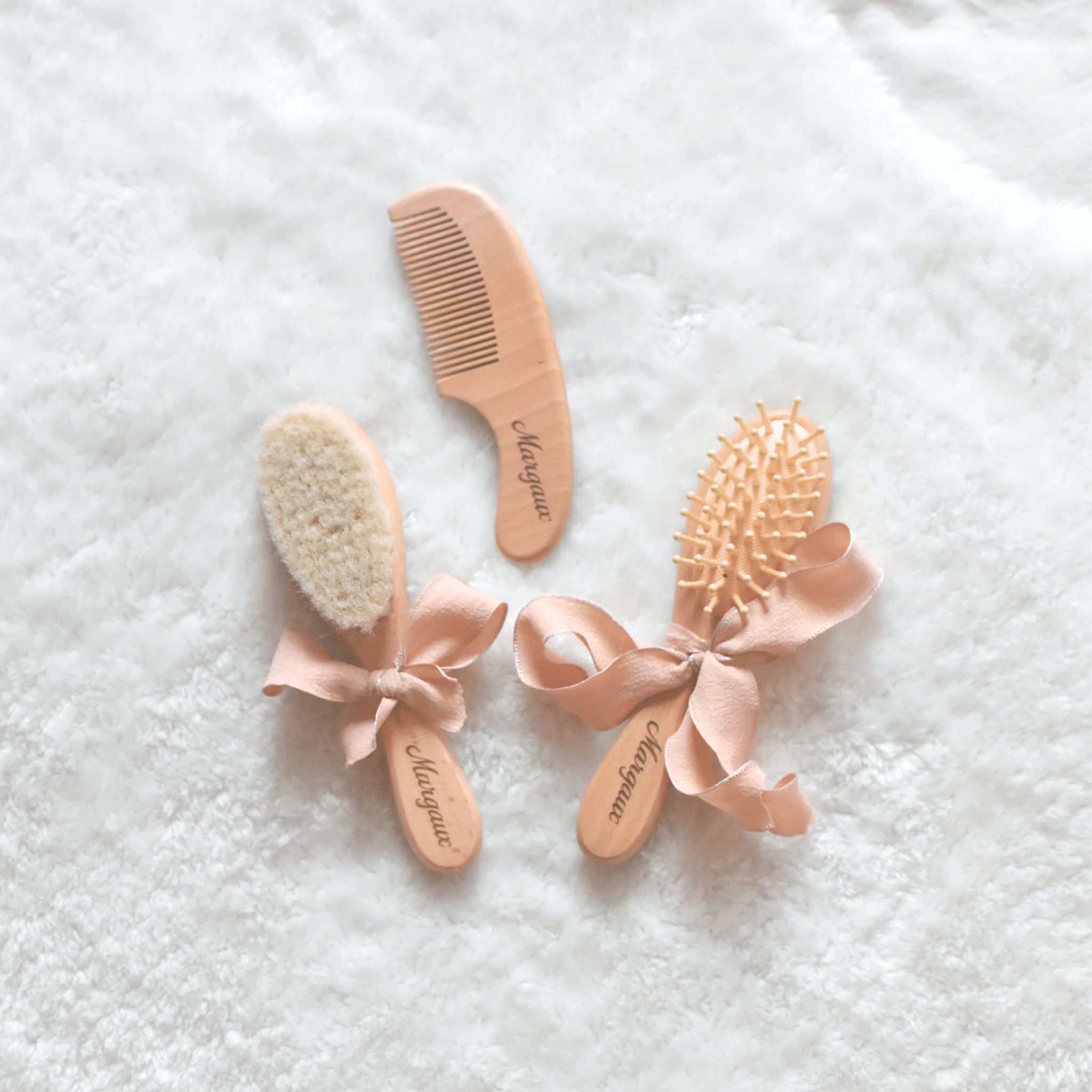 Set de brosses bébé en bois naturel - De la naissance à l'enfance
