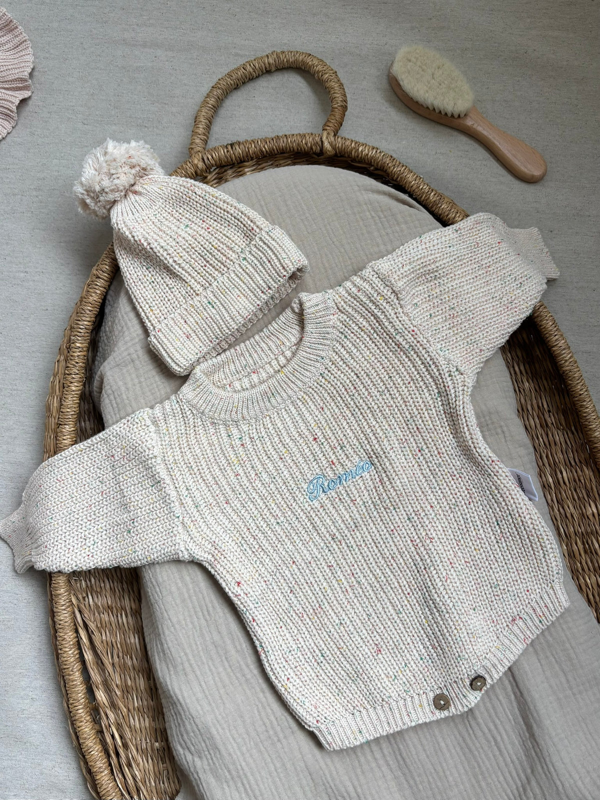 Coffret Naissance 3 Pièces – Body, Bonnet & Chaussons