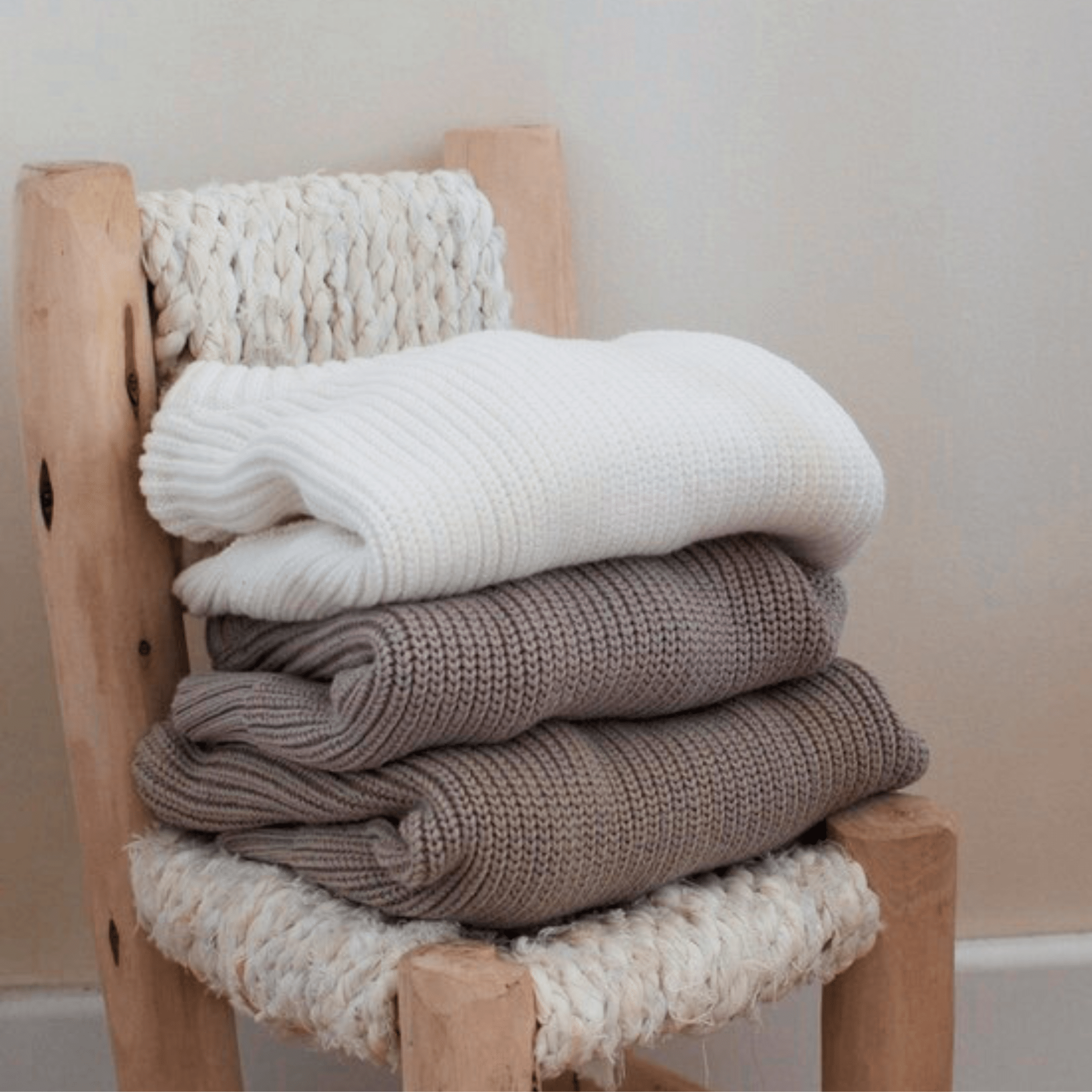 Pull bébé personnalisé – Douce maille, souvenir brodé