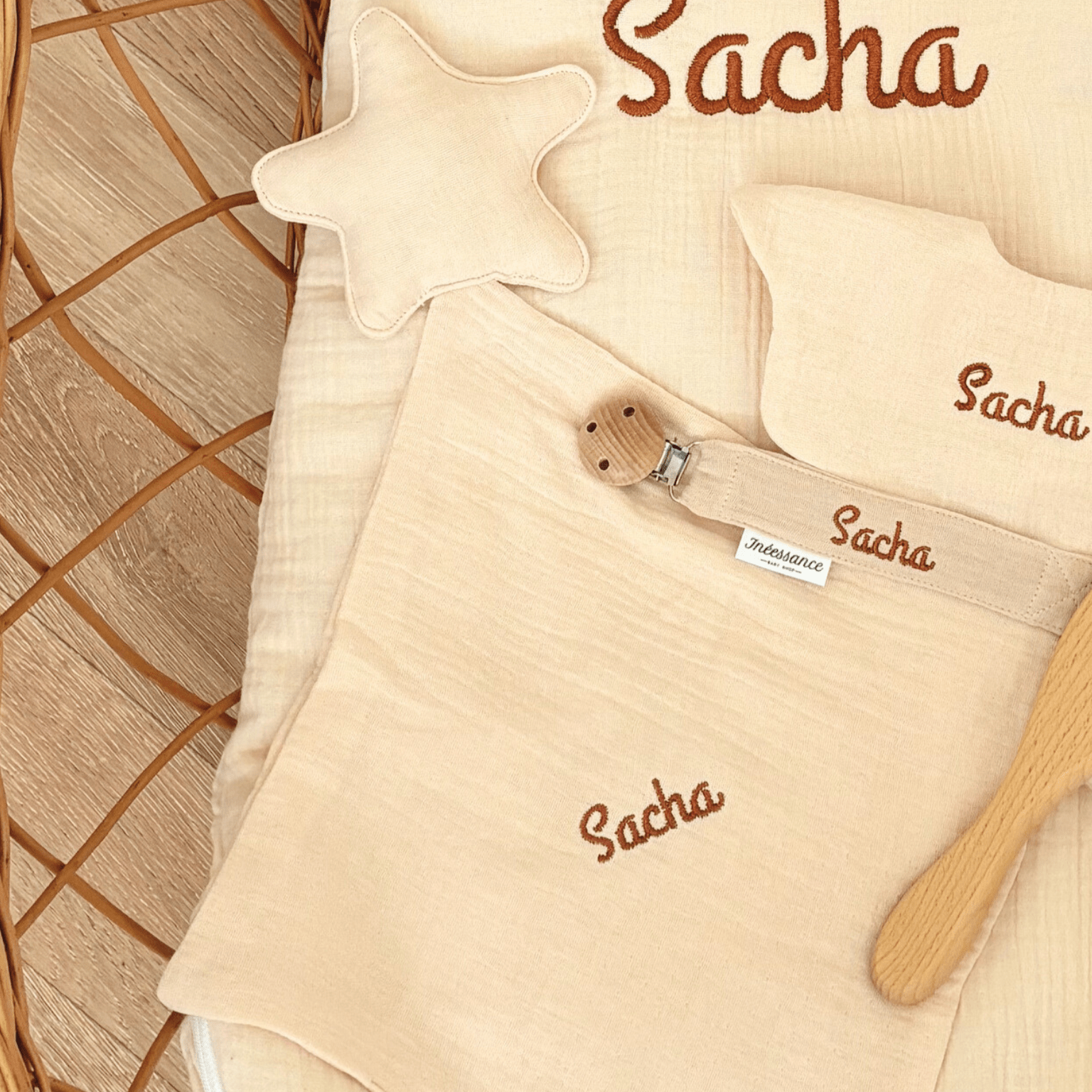 Le doudou lange étoile pour bébé