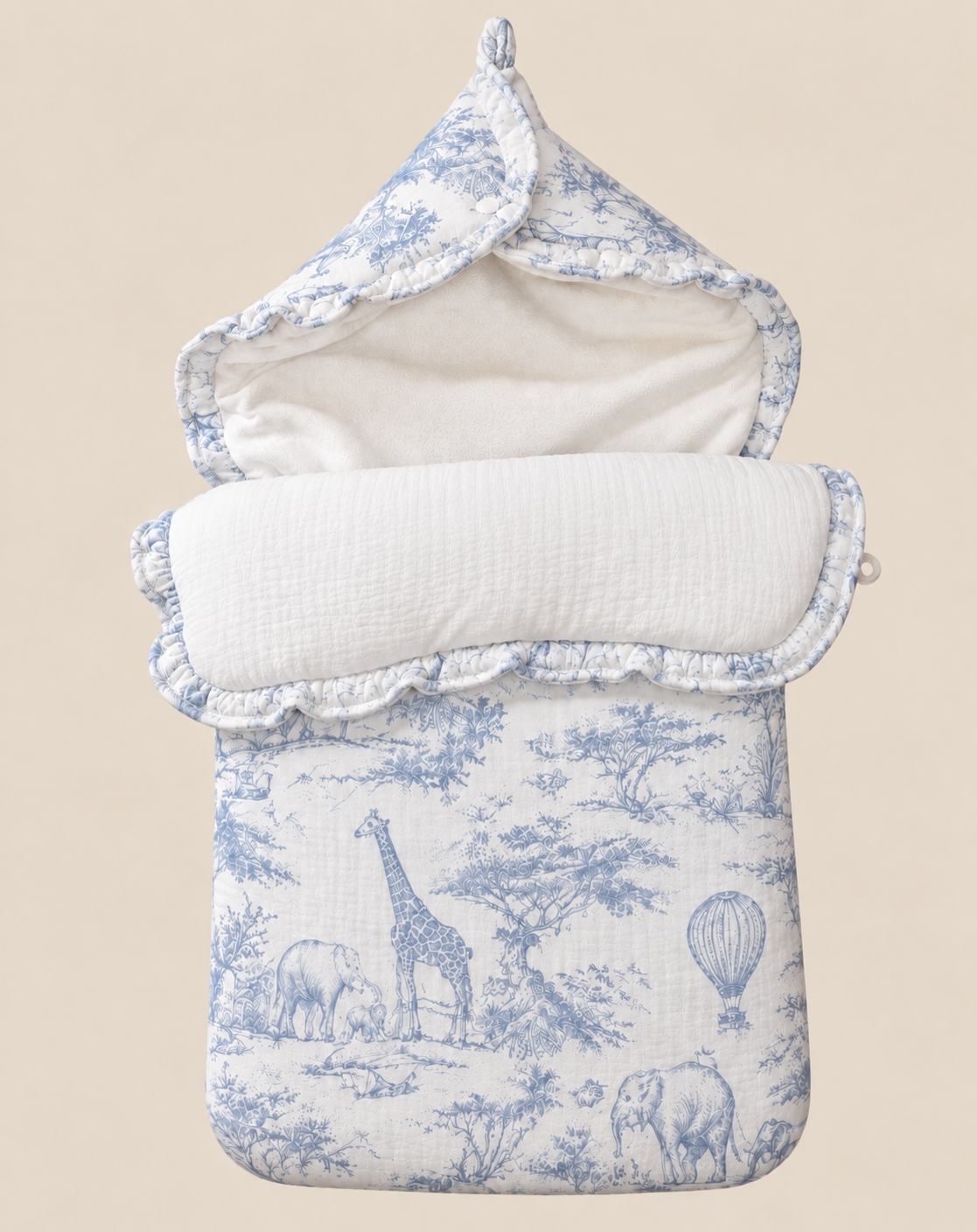 Nid d'ange bébé personnalisé toile de Jouy bleu, brodé au prénom