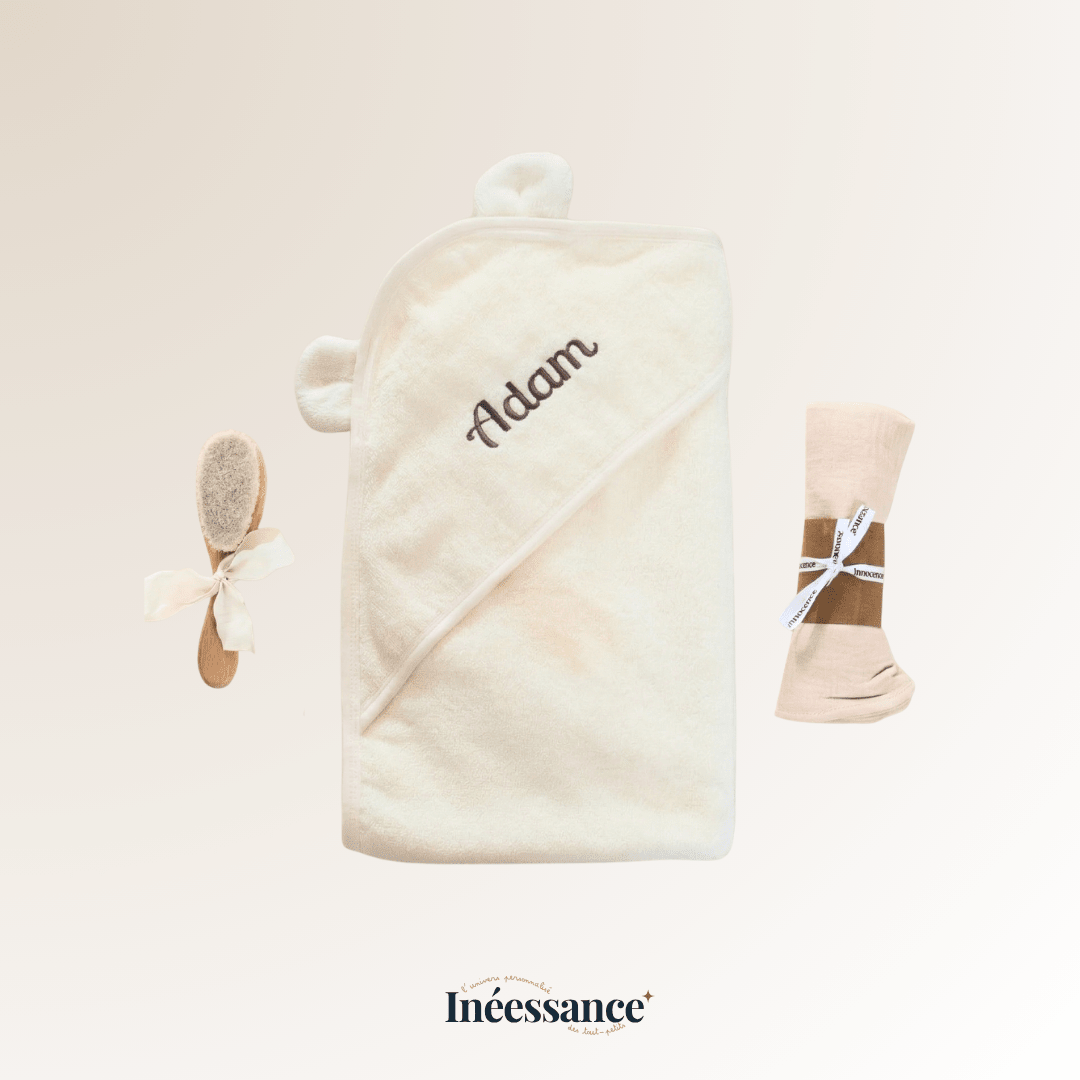Coffret bain personnalisé, brosse, cape et lange, de couleur creme