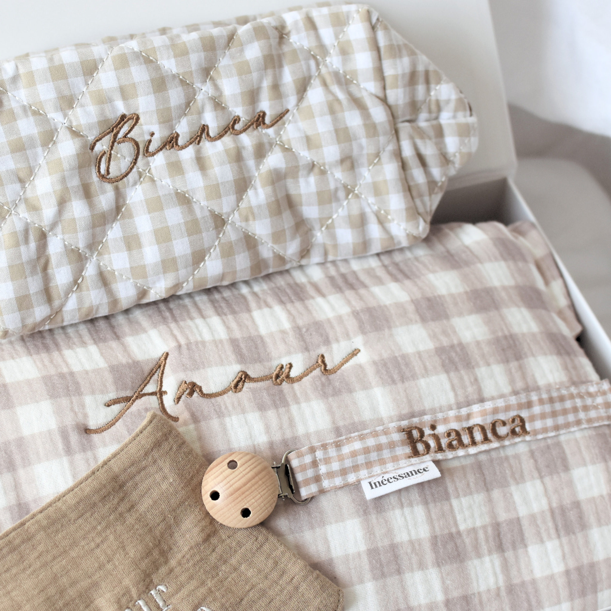 Coffret Naissance Damier Vichy – Édition limitée