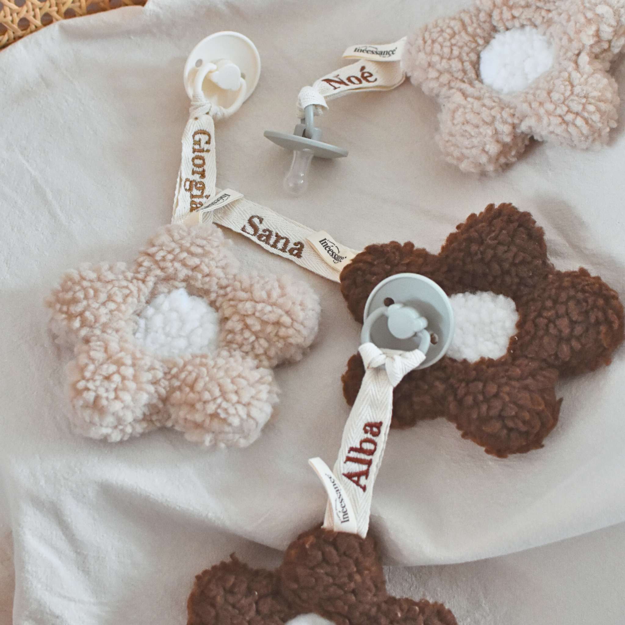 Attache-tétine Fleur & Lune Personnalisable