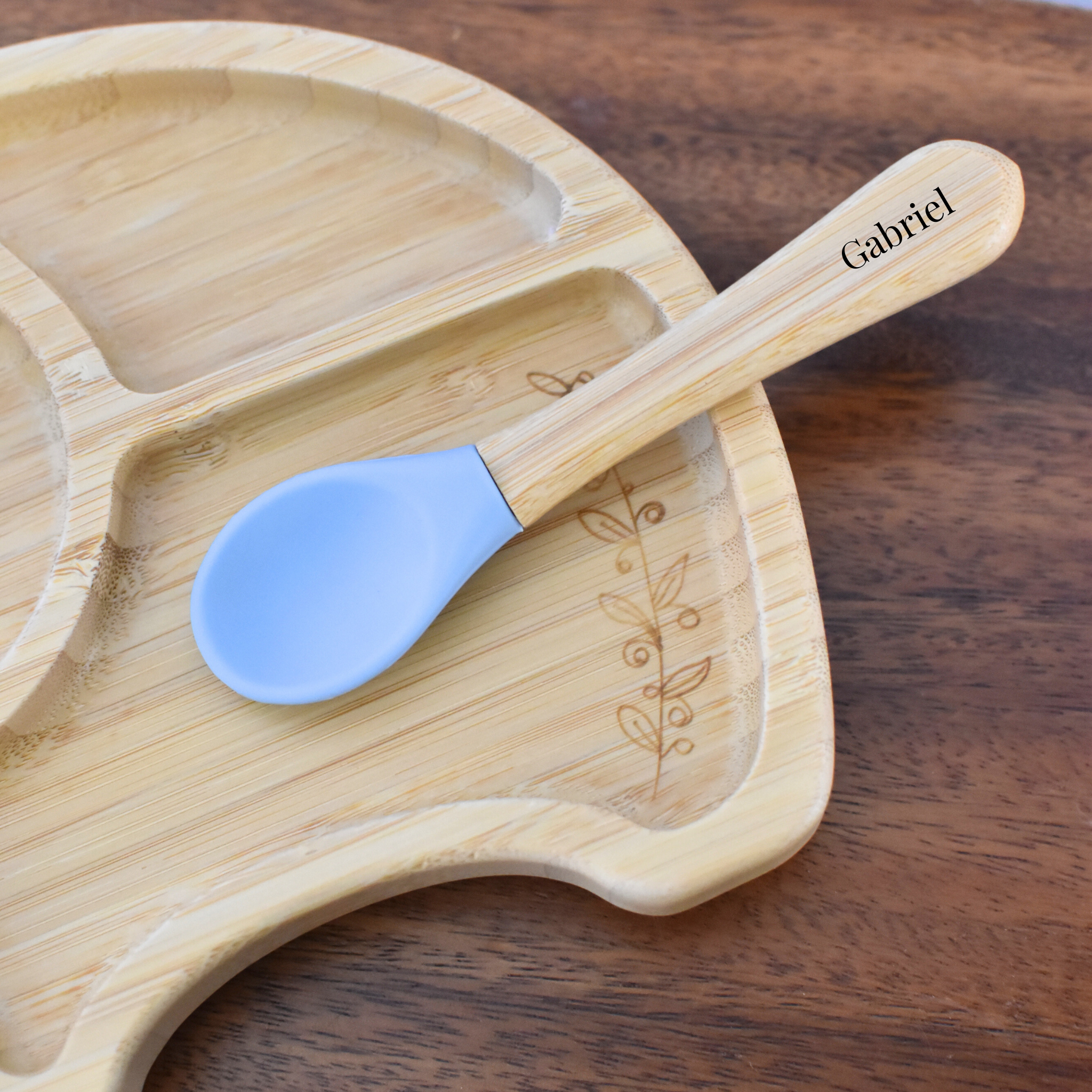 Coffret repas bébé personnalisé en bambou – Cuillère gravée