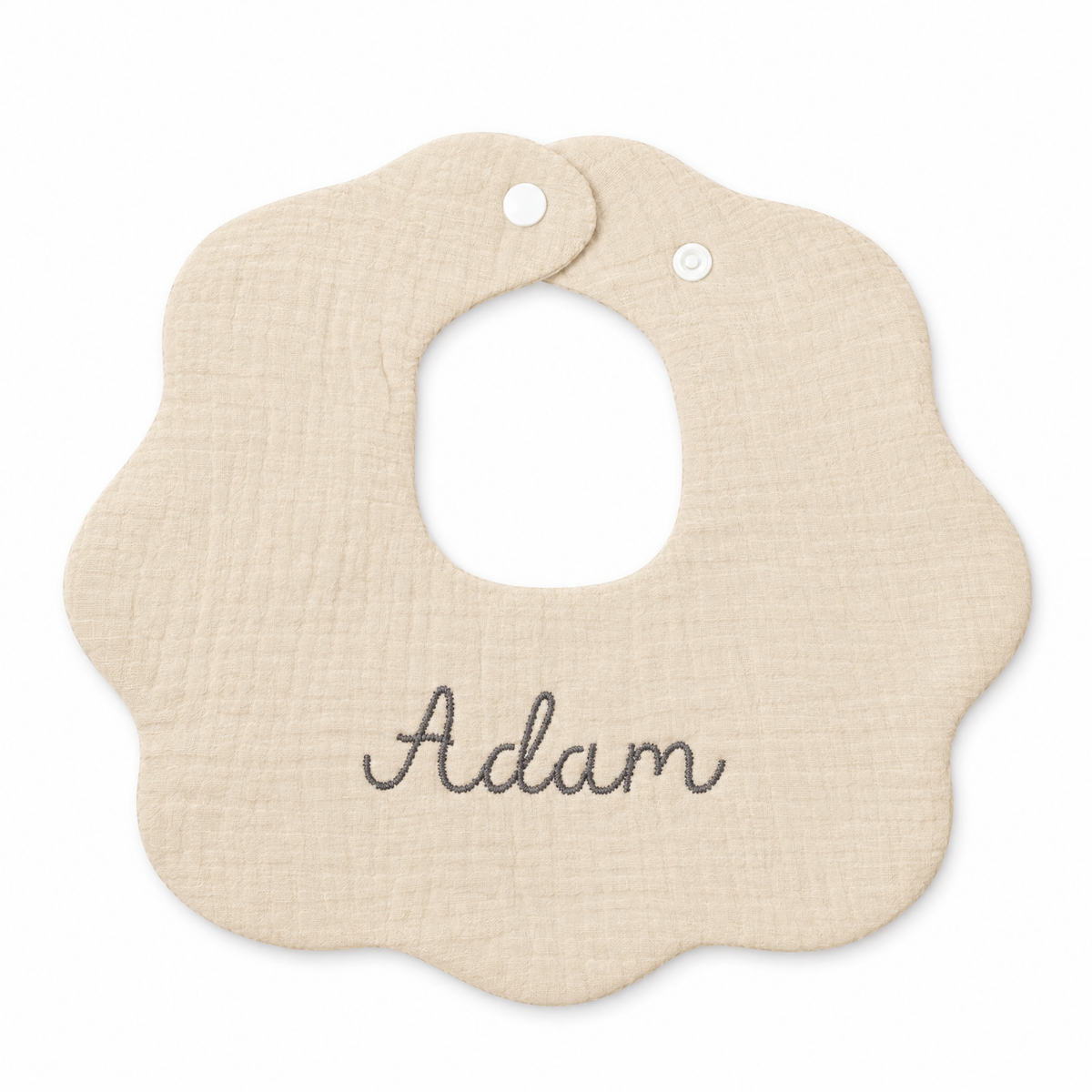 Bavoir Vaguelette crème en double gaze de coton brodé au prénom Adam