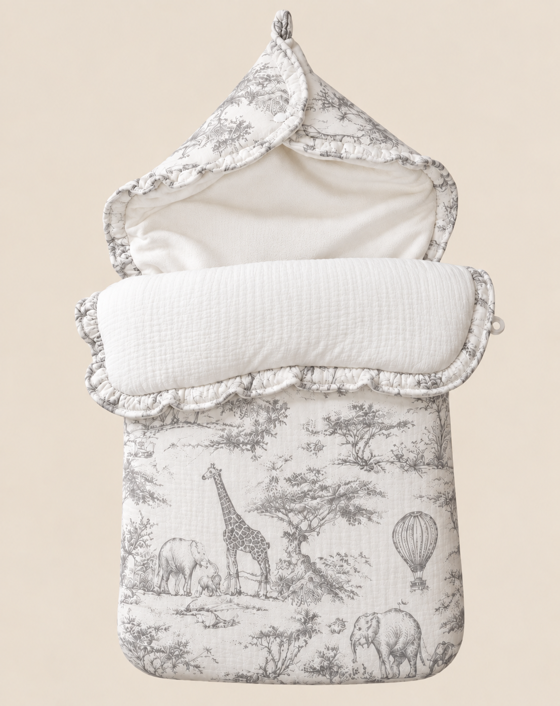 Nid d'ange bébé personnalisé toile de Jouy gris, brodé au prénom